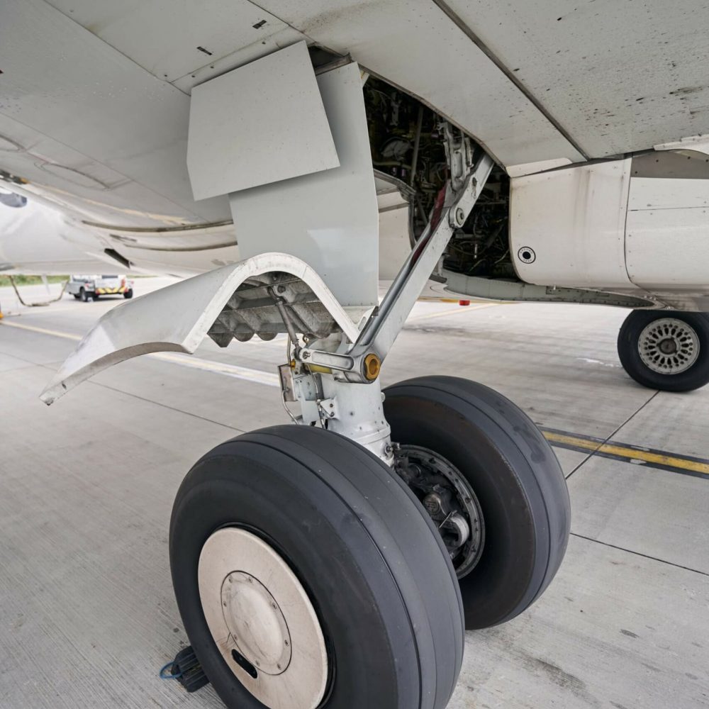 LANDING-GEAR.jpg